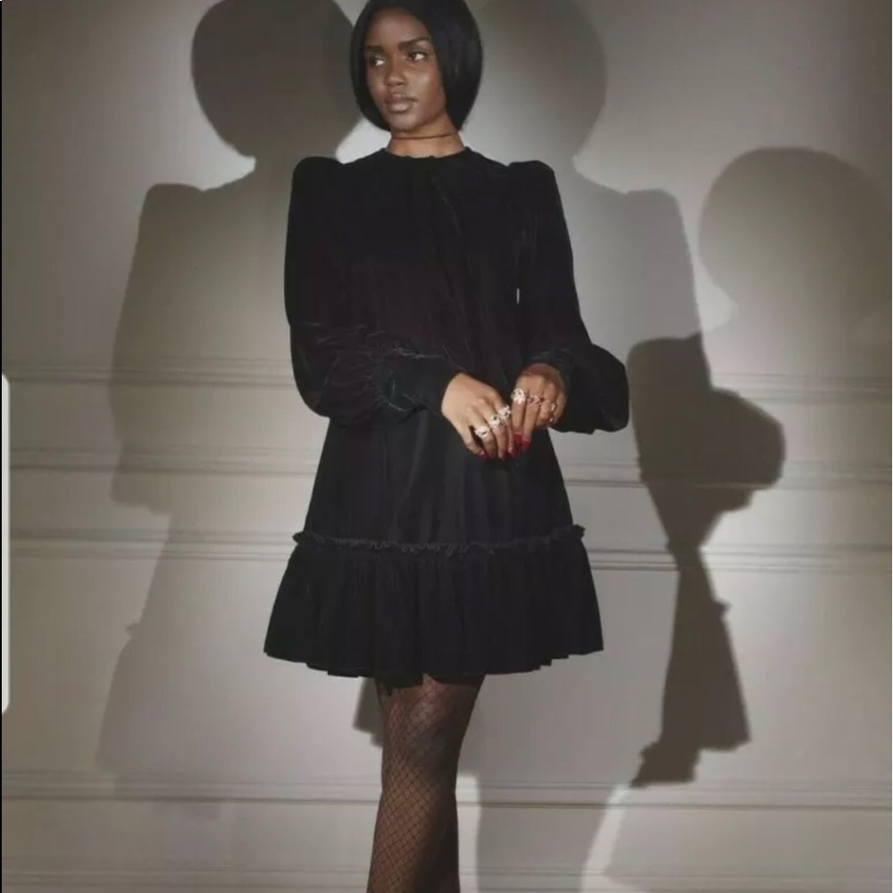 Vampires Wife by H&M -sold out -Black velvet dress